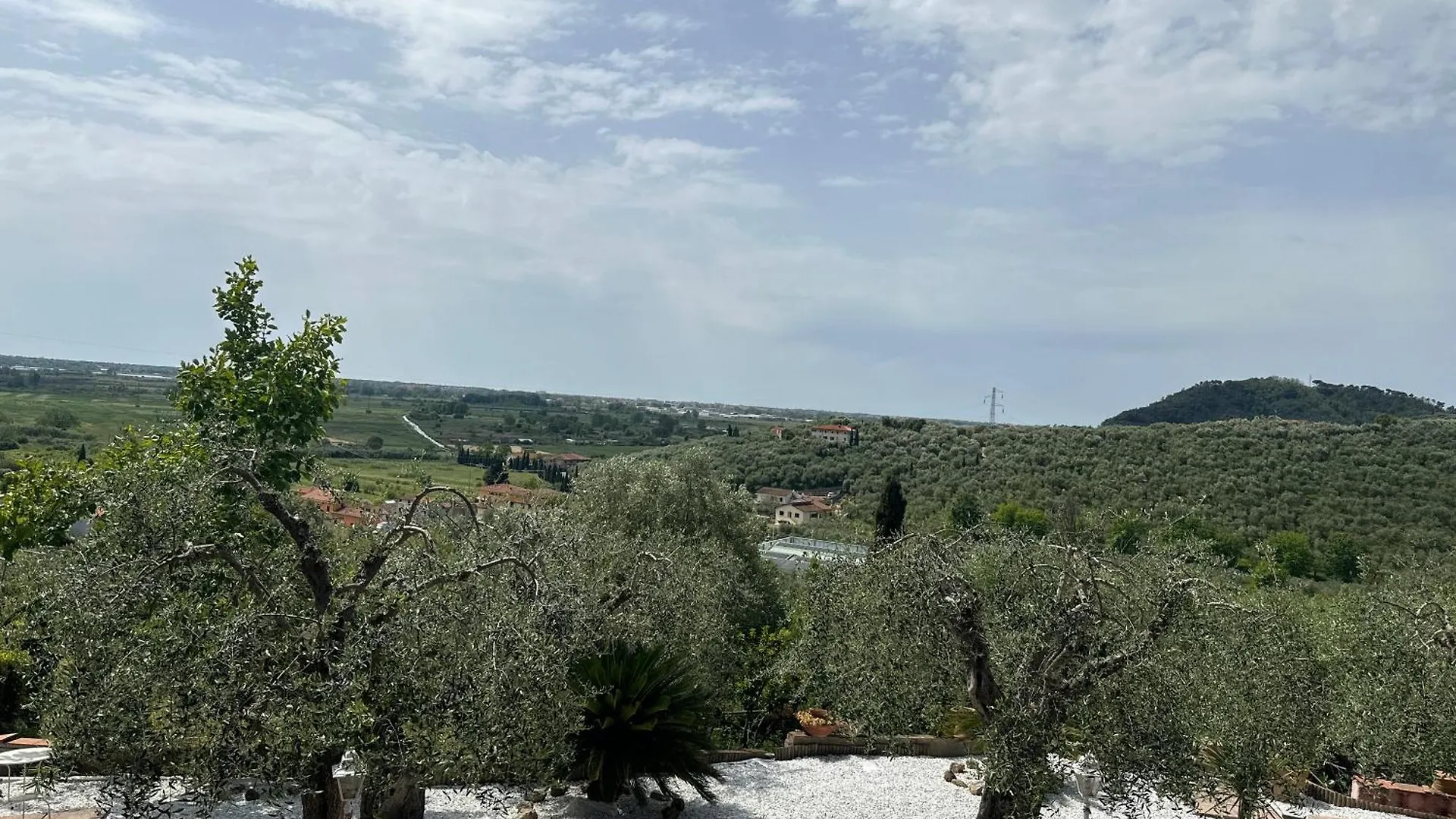 Agrihome Di Alberto Giuseppe Gulotta B&B Bella Vista Chalet La Vista Massarosa 0*,  Italy